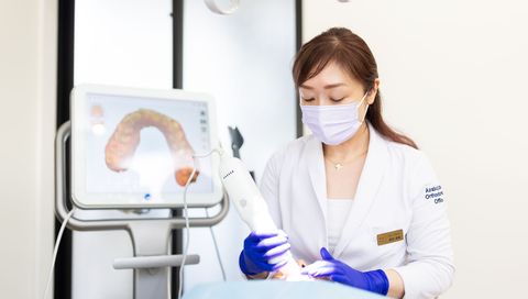 見えない矯正で自然な笑顔に