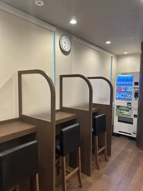 番号呼び・個別席でプライバシー確保