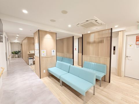 土祝診療＆WEB予約で通いやすさ抜群