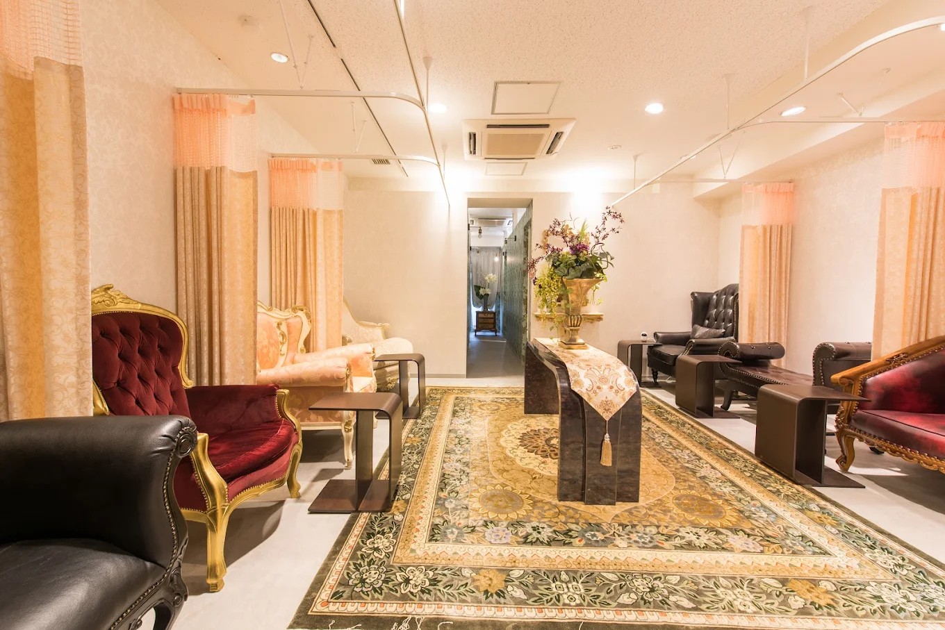 美容と一般皮膚科を一つの場所で