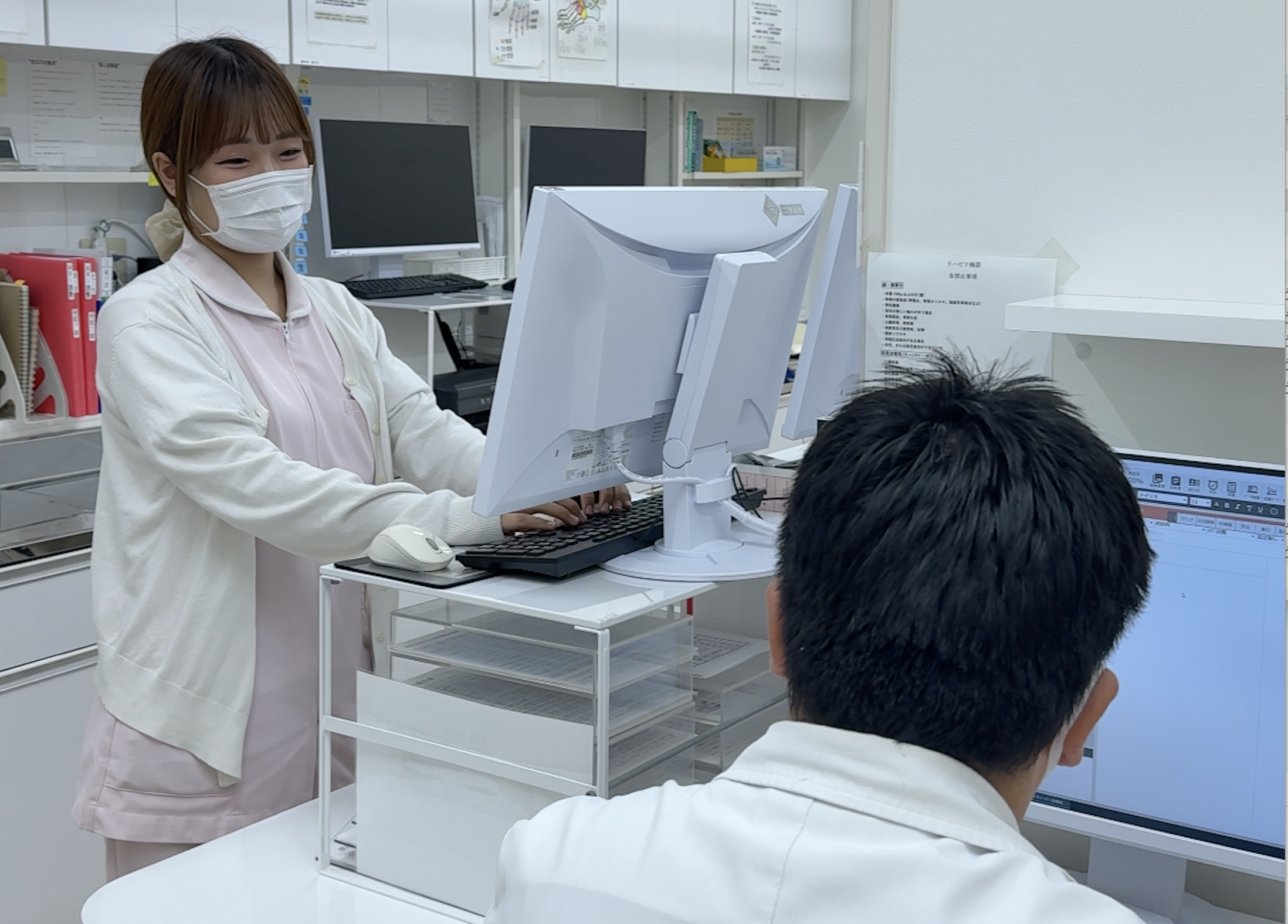 明るいスタッフと共に支える「かかりつけ整形」