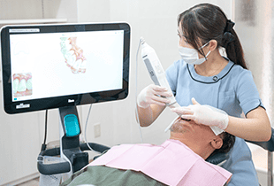 目立たず整えるマウスピース矯正