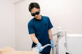 痛みを抑えた高出力レーザー照射