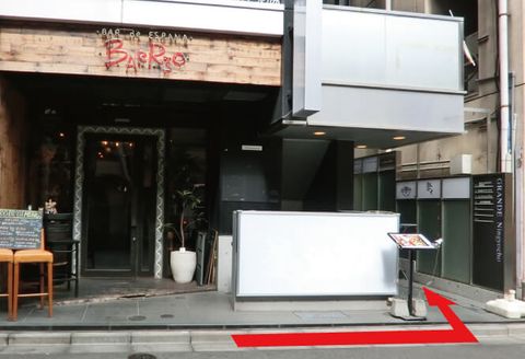 人形町駅A4出口すぐ、通いやすい立地