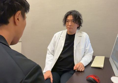 形成外科専門医による目元・眉下の施術