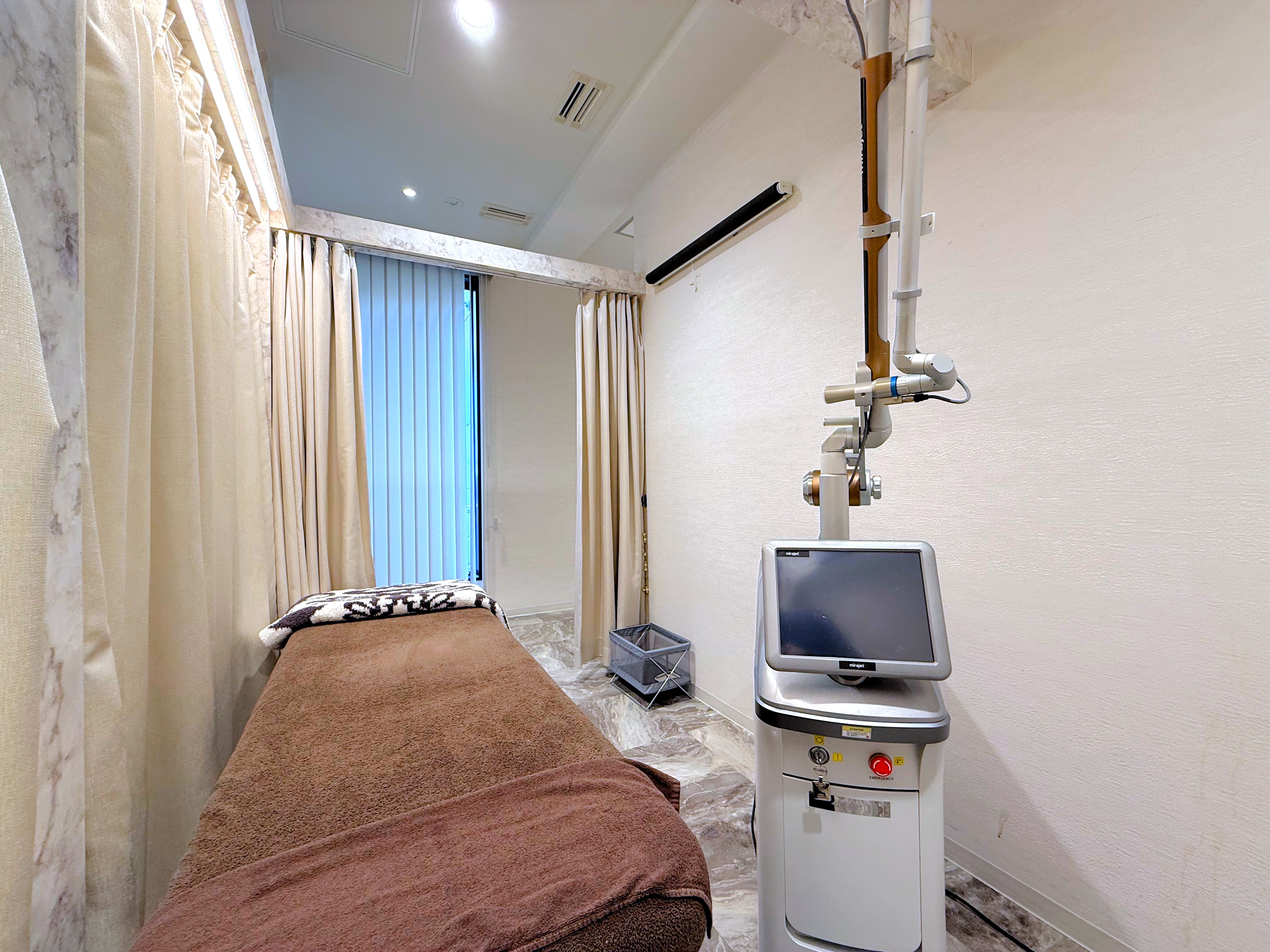 施術直後からメイク可能な未来の美容