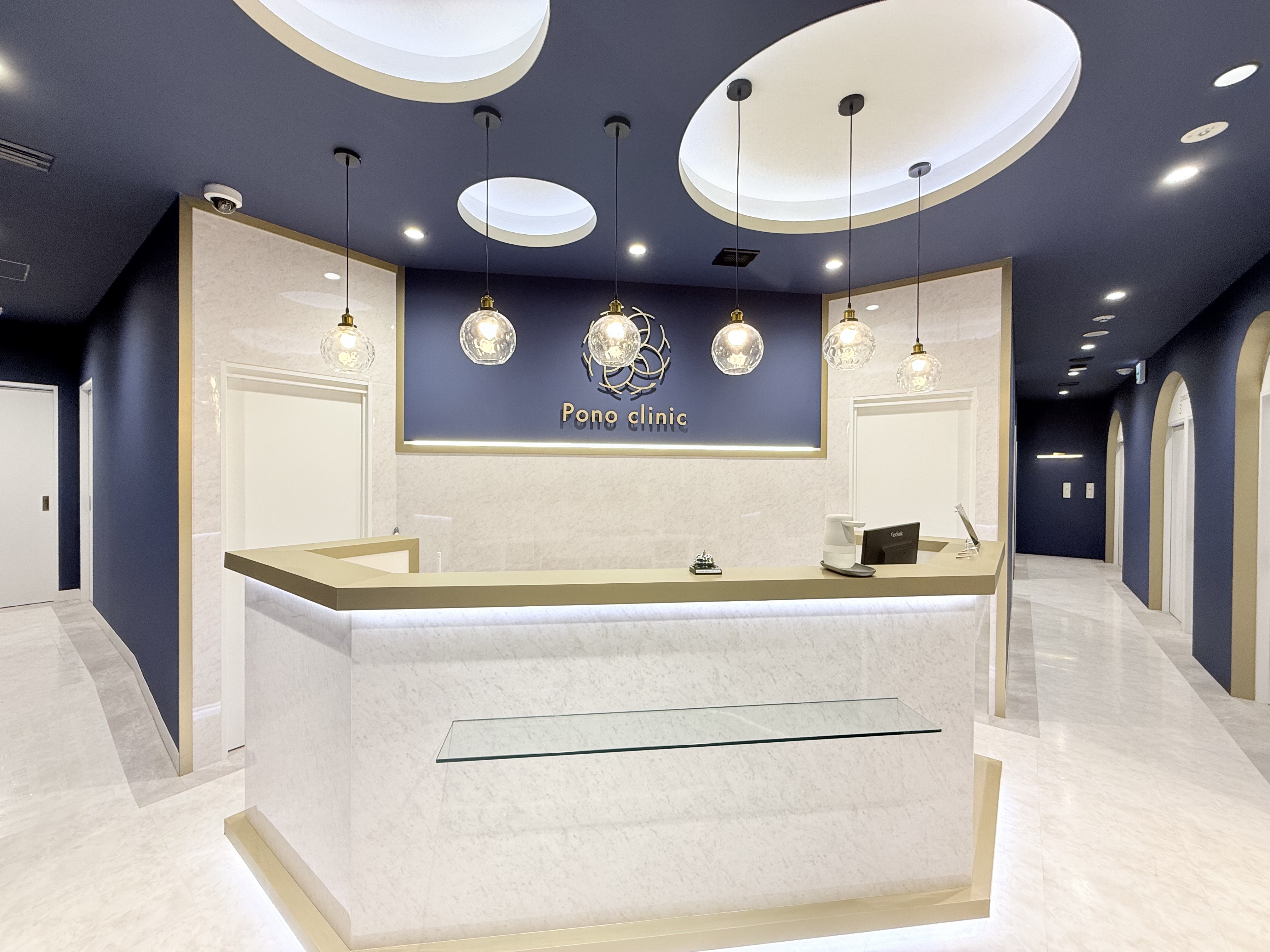 新宿駅徒歩4分、完全個室の安心空間