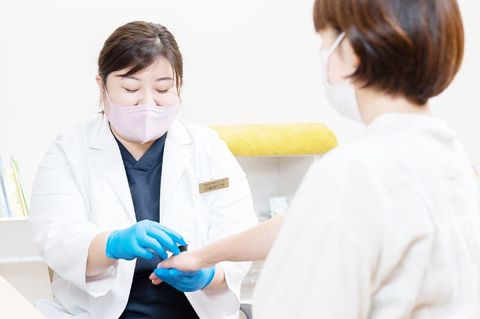 皮膚科専門医の女性院長による安心の医療