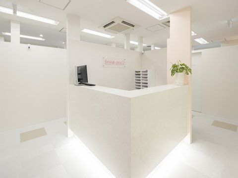 ＼地元から美容キャリアをスタート／未経験歓迎＆安心の研修制度◎働きながらキレイになれる嬉しい社割あり♪