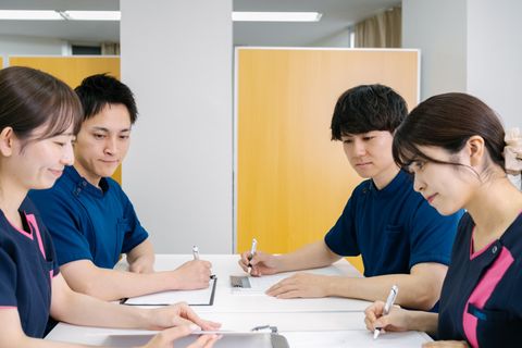 【美容クリニックのカウンセラー】未経験歓迎＆安心の研修制度◎働きながらキレイになれる嬉しい社割あり♪